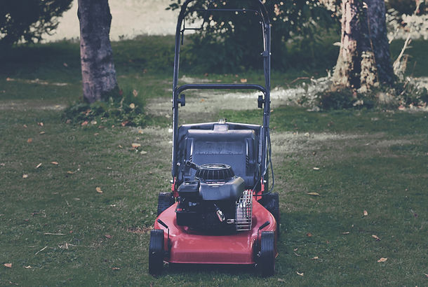 Profesyonel çim bakım makinesi